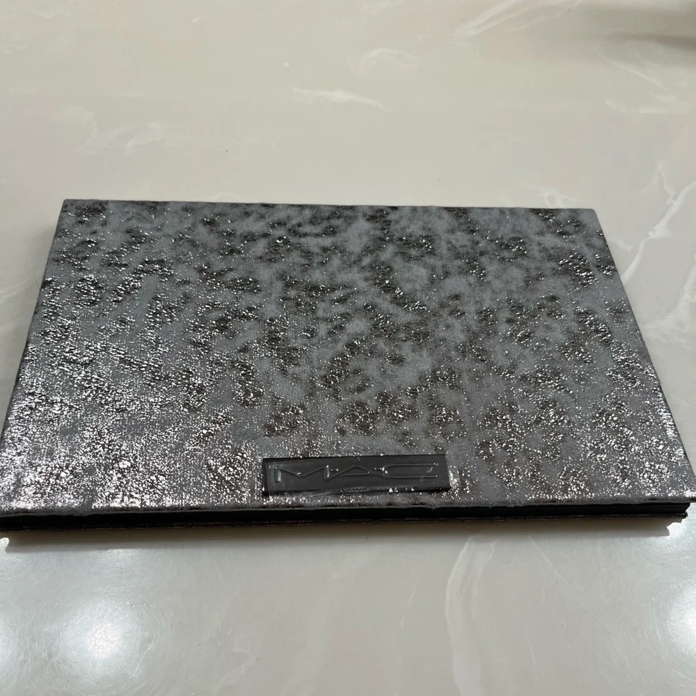 MAC Silver Glitter Makeup Palette